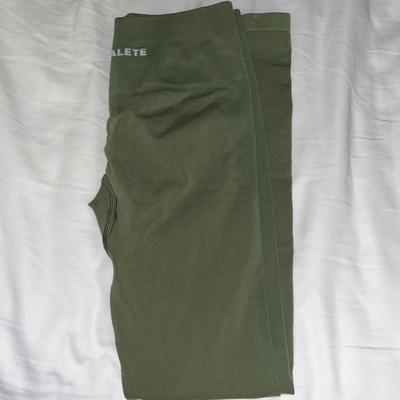 Alphalete Pants - Alphalete amplify leggings